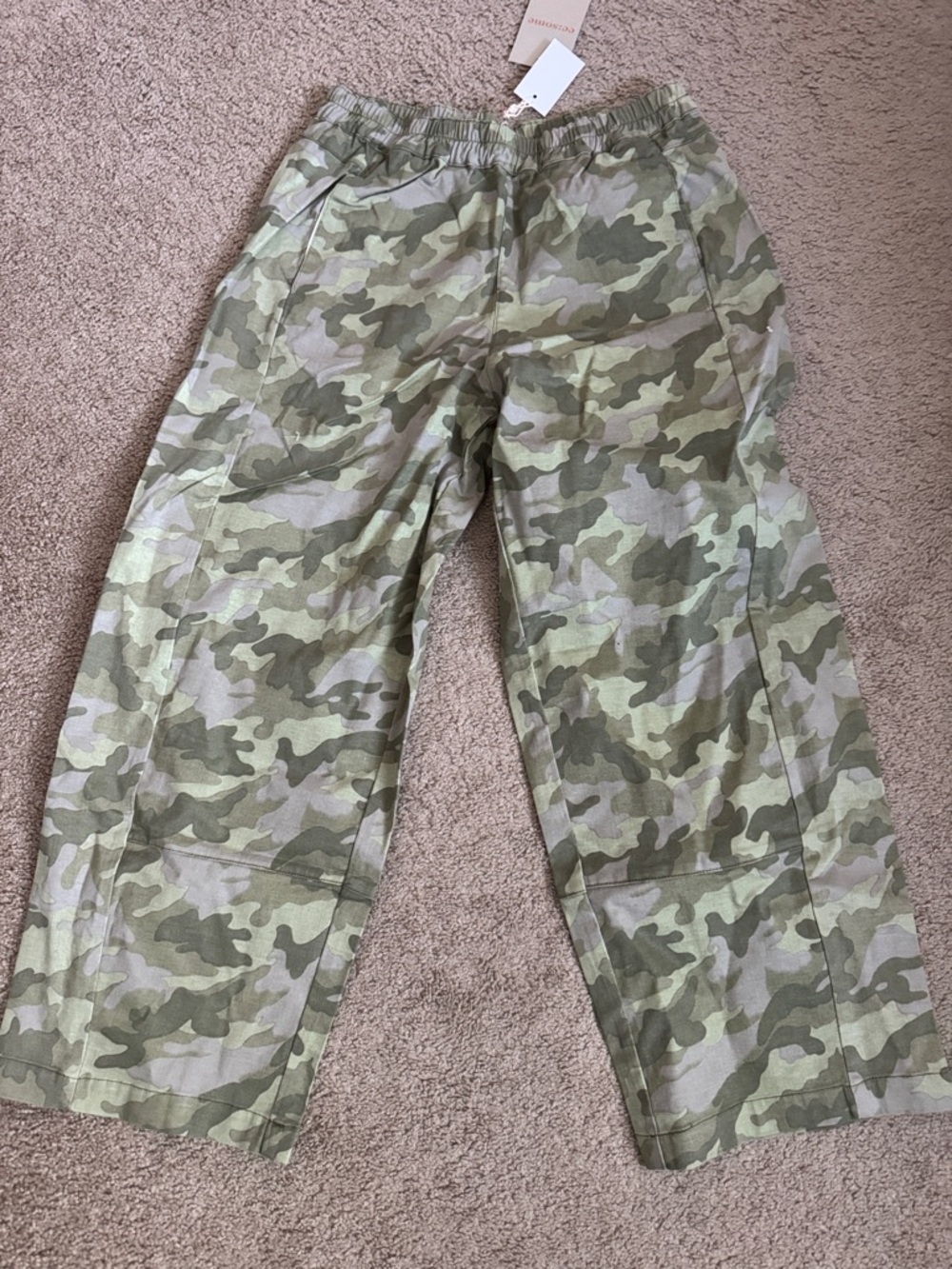 eesome Olive Camo Cropped  barrel cropped Pants